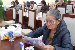 86 tuổi vẫn đi lấy mẫu ADN, gần 80 năm nuôi hy vọng tìm người cậu liệt sĩ