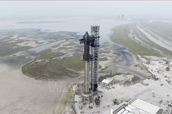 SpaceX tìm cách thu hồi nguyên vẹn Ship 40 sau màn tiếp nước kỷ lục