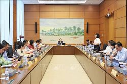 Cắt giảm thủ tục nhưng không cắt giảm trách nhiệm quản lý