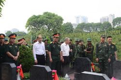 Hà Nội lấy mẫu 469 hài cốt liệt sĩ chưa xác định danh tính tại Nghĩa trang Mai Dịch