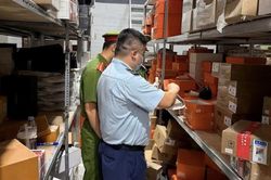 Hà Nội: Khởi tố 2 vụ án xâm phạm quyền sở hữu, thu giữ hơn 3.600 sản phẩm giả nhãn hiệu
