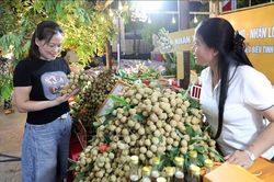Đa dạng hình thức quảng bá nhãn lồng Hưng Yên