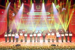 Ba th&agrave;nh phố gi&agrave;nh giải A tại Hội thi lực lượng bảo vệ an ninh, trật tự ở cơ sở giỏi to&agrave;n quốc