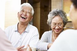 Bước qua tuổi 60, chỉ cần có 3 điều này là đủ, 2 kiểu quan hệ càng giữ càng khiến cuộc sống thêm mệt mỏi