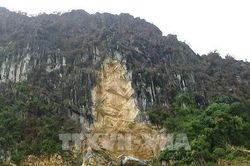 Sơ tán nhiều hộ dân tại Thanh Hoá do nứt núi