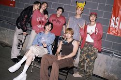 Sự thật khắc nghiệt sau ánh hào quang Kpop: Gần một nửa nhóm nhạc tan rã sau 3 năm, chỉ 1,61% trở thành 'triệu bản'