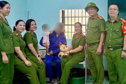 Quảng Ng&atilde;i: Bảo đảm điều kiện chăm s&oacute;c trẻ dưới 36 th&aacute;ng tuổi theo mẹ v&agrave;o trại tạm giam
