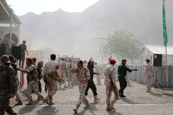 Houthi tấn công tên lửa và UAV, ít nhất 58 binh sĩ Yemen thiệt mạng