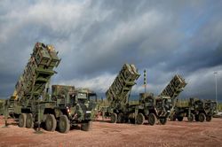 EU mở cơ chế mua Patriot ngo&agrave;i khối, Ukraine duy tr&igrave; mạng lưới sản xuất UAV ngầmEU mở cơ chế mua Patriot ngo&agrave;i khối, Ukraine duy tr&igrave; mạng lưới sản xuất UAV ngầm