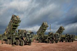 EU mở cơ chế mua Patriot ngoài khối, Ukraine duy trì mạng lưới sản xuất UAV ngầm