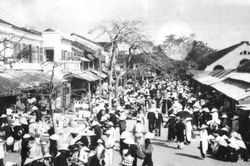 Phiên chợ xứ Quảng