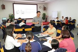 Lấy ý kiến chỉnh sửa tài liệu về bạo lực tại địa phương