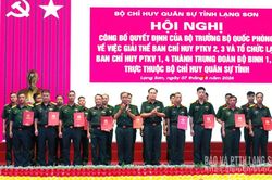 C&ocirc;ng bố quyết định giải thể, tổ chức lại Ban Chỉ huy ph&ograve;ng thủ khu vực