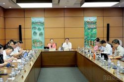 Đại biểu Quốc hội tỉnh Lào Cai Sùng A Lềnh tham gia góp ý về phát triển đô thị và quản lý tần số vô tuyến điện