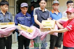 Hội Chữ thập đỏ tỉnh hỗ trợ người dân vùng sạt lở xã Muổi Nọi