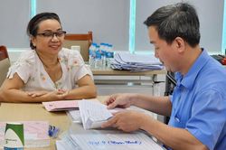 Người dân vui vẻ nhận tiền giải phóng mặt bằng dự án đường kết nối sân bay Gia Bình