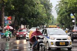 Ngày 7/8: Bắc Bộ và Bắc Trung Bộ tiếp tục mưa dông, nhiều vùng biển gió mạnh