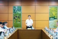 Phân quyền phải đi đôi với chuẩn hóa quy định