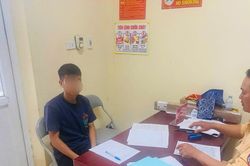 Th&aacute;i Nguy&ecirc;n: Xử l&yacute; nghi&ecirc;m thanh ni&ecirc;n 'bu&ocirc;ng cả hai tay khi điều khiển xe m&aacute;y'