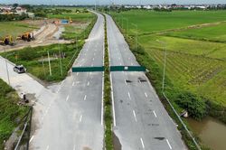Bao giờ hết cảnh rào tôn trên tuyến đường gần 525 tỷ đồng?