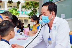 Học sinh, sinh viên Thành phố Hồ Chí Minh được khám sức khỏe định kỳ miễn phí