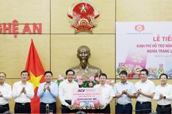 Nghệ An tiếp nhận 20 tỉ đồng hỗ trợ, n&acirc;ng cấp nghĩa trang liệt sĩ Việt - L&agrave;o
