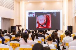 Sinh con an toàn thôi chưa đủ, mẹ bầu còn mong điều gì?