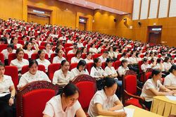 Phường Thục Ph&aacute;n bồi dưỡng l&yacute; luận ch&iacute;nh trị h&egrave; cho gần 680 c&aacute;n bộ, gi&aacute;o vi&ecirc;n