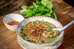 Cháo ong vò vẽ - Hương vị độc bản