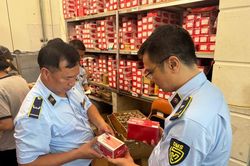 H&agrave; Nội ph&aacute;t hiện hơn 53.000 phụ t&ugrave;ng &ocirc; t&ocirc; nh&atilde;n Asahi vi phạm