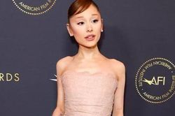 Từ Ariana Grande đến mạng xã hội: Vì sao chúng ta ngày càng ám ảnh với cơ thể của người nổi tiếng?