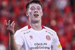 Tiền đạo Việt kiều Lee Williams ch&iacute;nh thức nhập tịch Việt Nam, rộng cửa kho&aacute;c &aacute;o c&aacute;c đội tuyển quốc gia