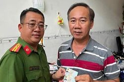 Mang căn cước đến tận nhà dân: Câu chuyện đẹp của người Cảnh sát khu vực