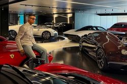 Ronaldo lần đầu hé lộ gara siêu xe trị giá hàng triệu USD