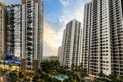 Giảm giá căn hộ 200 triệu đồng, người mua vẫn 'lắc đầu'