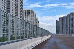 Cận cảnh gần 7 km gắn 'tường' chống ồn trên Vành đai 3 qua khu đô thị TP.HCM