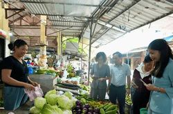 Xã Đan Phượng ra mắt mô hình 'Chợ số không dùng tiền mặt'