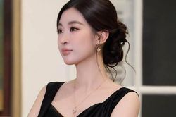 Đỗ Mỹ Linh gây chú ý khi diện đầm đen kinh điển