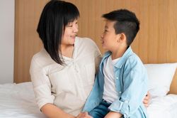 Chỉ với 2 lựa chọn, người mẹ buộc gia đình học sinh bắt nạt phải công khai xin lỗi