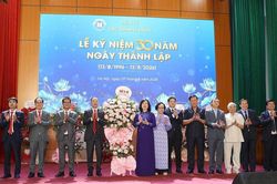 Bộ trưởng Đào Hồng Lan: Tiếp tục hoàn thiện thể chế, phát triển ngành dược ngang tầm khu vực