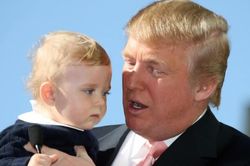 &Ocirc;ng Trump k&yacute; sắc lệnh mới 'siết quyền c&ocirc;ng d&acirc;n theo nơi sinh', nhắm v&agrave;o 'du lịch sinh con'