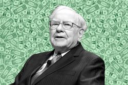 Muốn vĩ đại như Warren Buffett, hãy bắt đầu với 8 cuốn sách này