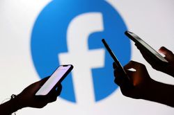 Công ty mẹ của Facebook nhận án phạt gần 1 tỷ USD