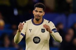 Araujo tới Liverpool
