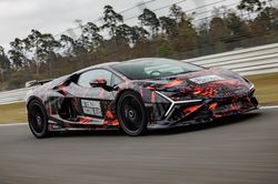 Kỷ lục trên đường đua của siêu xe Lamborghini Revuelto SV