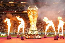 FIFA tính bán gộp bản quyền 2 kỳ World Cup, giữ quãng nghỉ tiếp nước