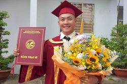 Quốc Cơ chia sẻ về việc tốt nghiệp thạc sĩ ở tuổi 42