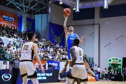 Dakota Zinser bùng nổ, Ho Chi Minh City Wings hạ Saigon Heat