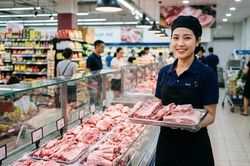 Giá heo hơi hôm nay 8.8.2026: Nhiều nơi đồng loạt giảm