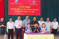 Đồn Bi&ecirc;n ph&ograve;ng Si Pa Ph&igrave;n tăng cường gắn b&oacute; qu&acirc;n d&acirc;n nơi bi&ecirc;n giới